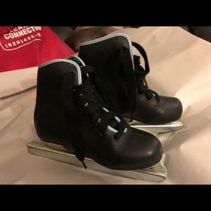 KIDS SIZE 12- ICE SKATES
